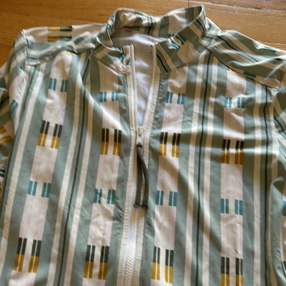 Women’s Rashguard, size small - Picture 3 of 7